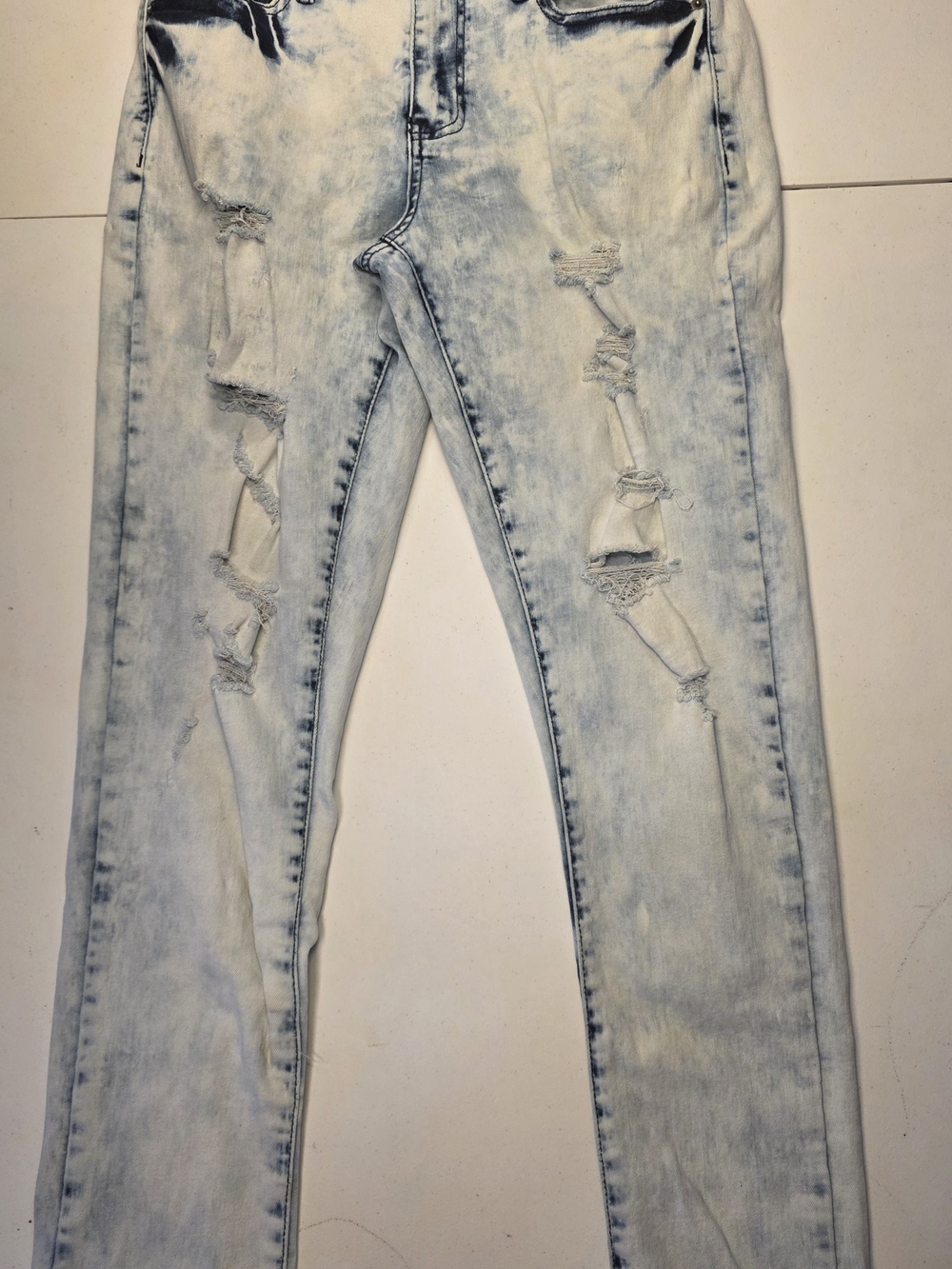 Rue21 Light Acid Wash Distressed Skinny Jeans
